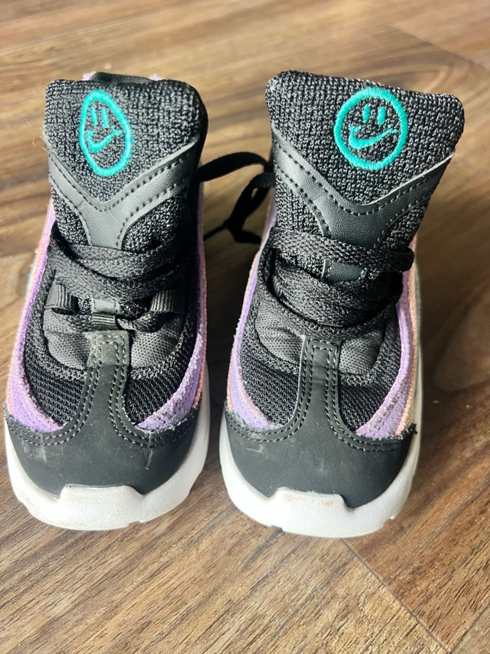 Nike Kids Black Sneakers with Purple Trim and Teal Logo - Picture 3 of 8